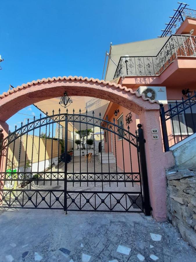 Villa Με Θεα Το Γαλαζιο Τησ Θαλασσασ Néa Ankhíalos Esterno foto